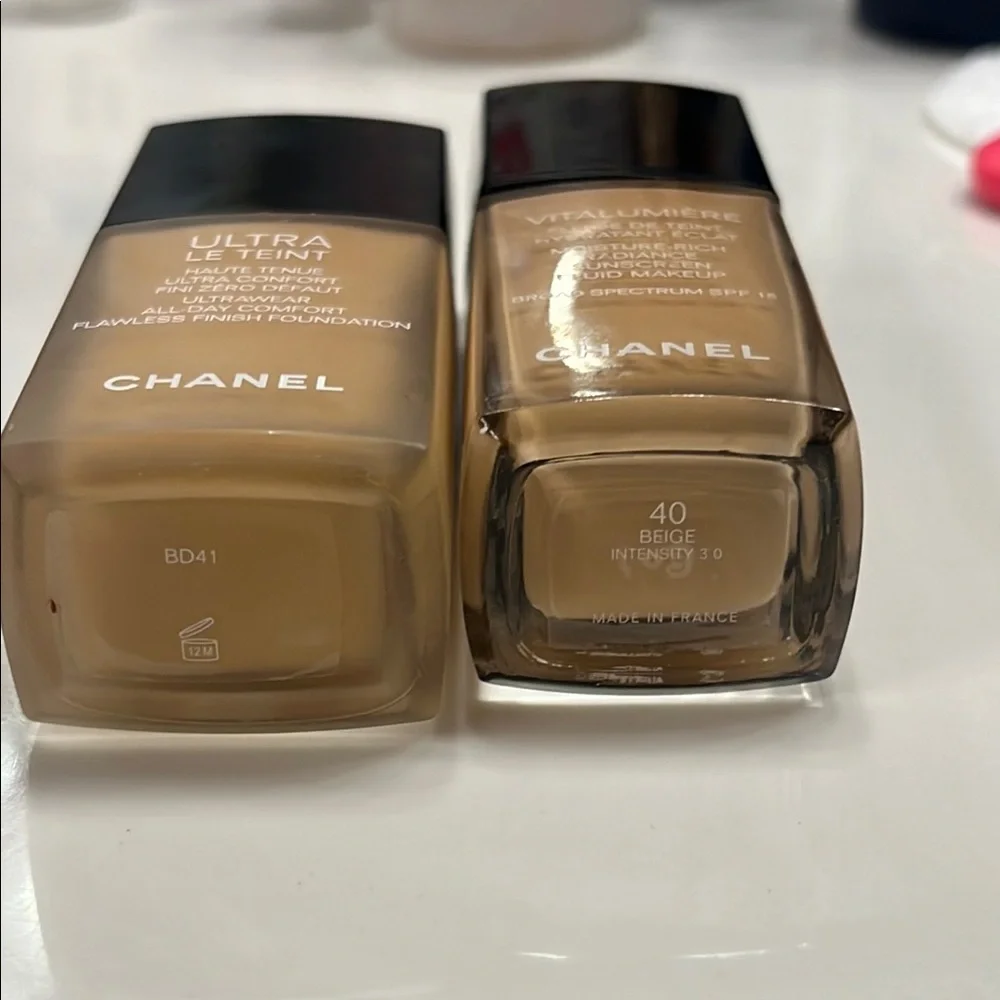 Chanel Foundation Set - Beige and Tan Shades - Picture 8 of 9